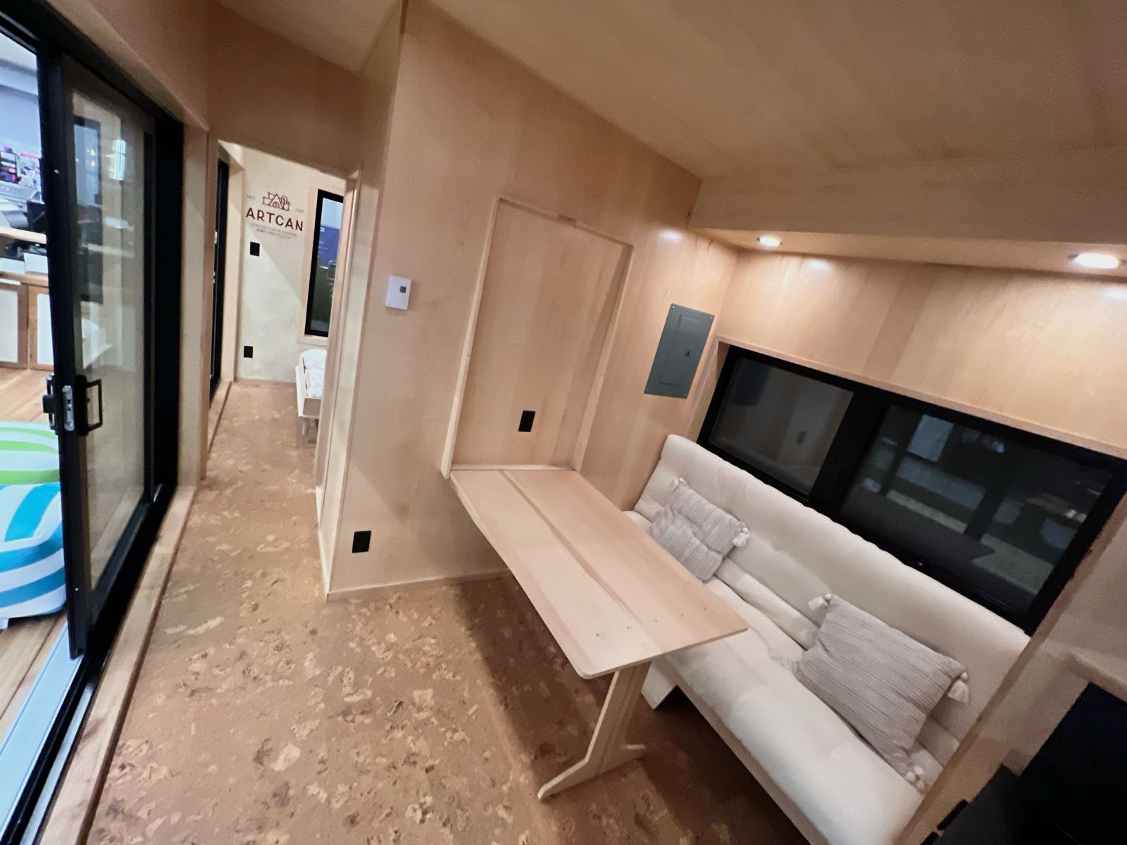 konek-signature-artcan-slide-2-2