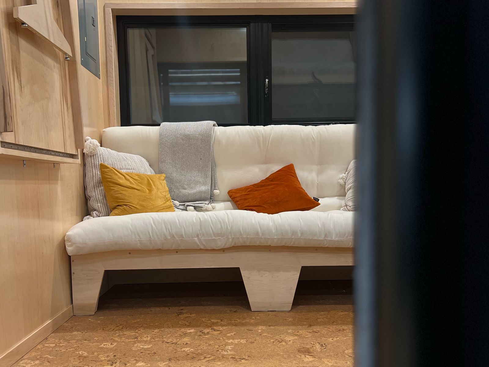 konek-signature-artcan-slide-2-5